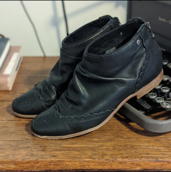 Steve Madden Shoes - Leather Steve Madden Oxford Booties